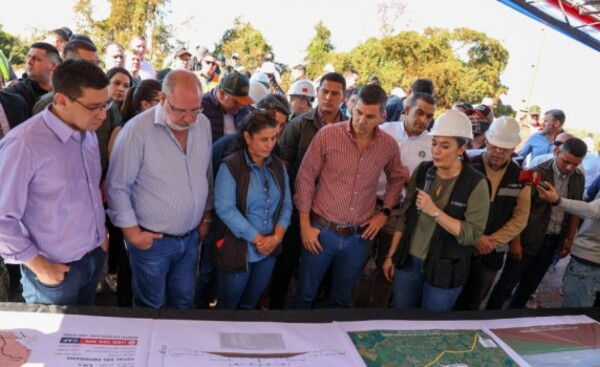 Peña verifica construcción de obra a Puerto Indio, en Alto Paraná