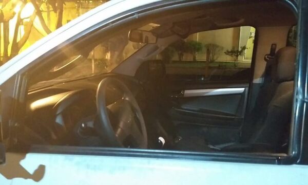 Turba de vándalos destruyó una patrullera