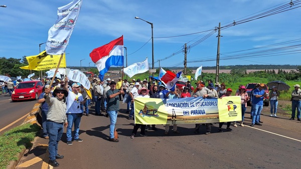 Docentes en marcha: sindicatos convocan paro total contra proyecto de ley que atenta a derechos