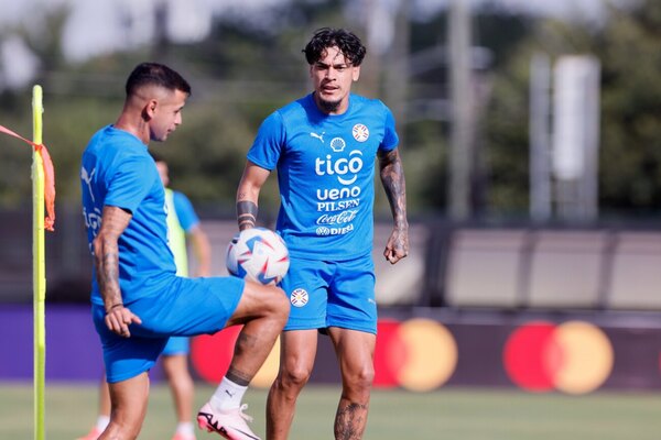 Versus / La furia de los hinchas de Olimpia con Daniel Garnero