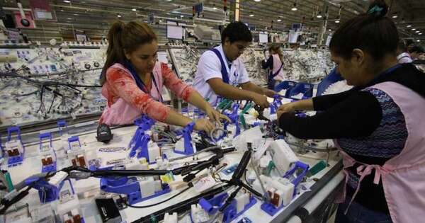 La Nación / Maquila representa el 67 % de exportaciones manufactureras y eleva competitividad local