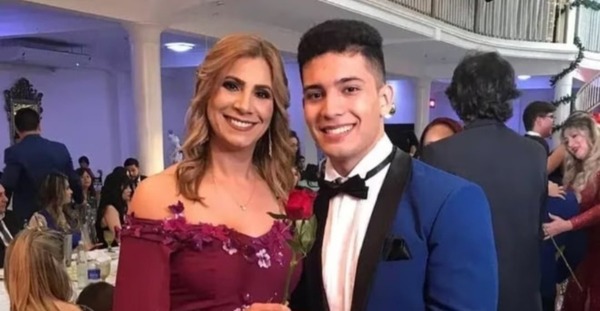 Cobro indebido de honorarios: renuncian hijos de dos parlamentarios - trece