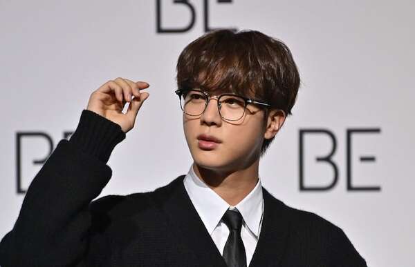 Jin, de BTS, portará la antorcha olímpica en París - Gente - ABC Color
