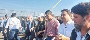 Peña visitó la zona de obras complementarias del Puente de la Integración - El Trueno