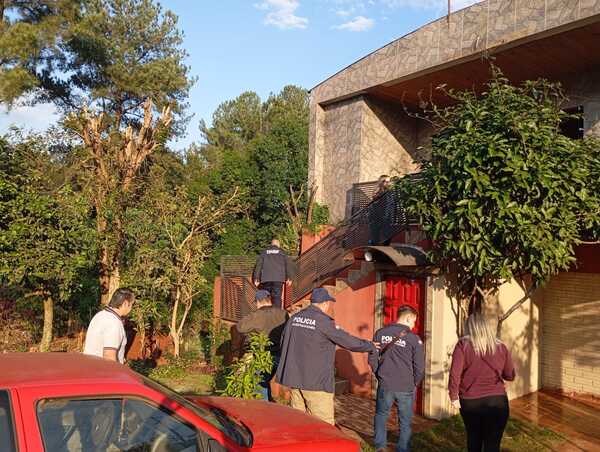 Incautan varios objetos tras allanamientos por muerte de japoneses en Pirapó