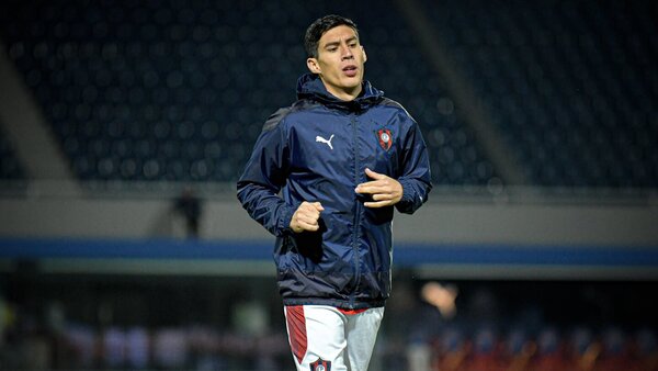 Enzo Giménez recupera voto de confianza y será titular en Cerro