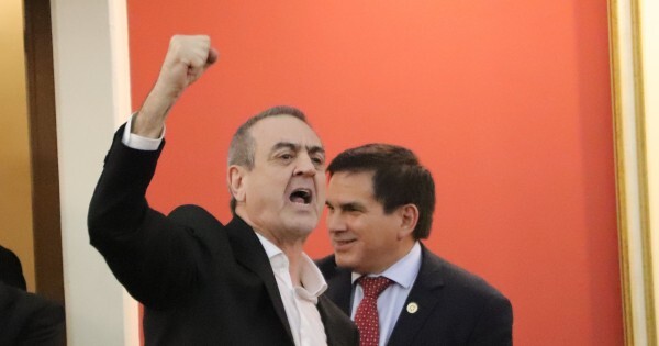 Esgaib dice que Ostfield es una "vergüenza" para EE.UU. y le pide a Biden que lo saque de Paraguay