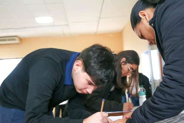 Abren segunda postulación para Becas Guairá - Nacionales - ABC Color