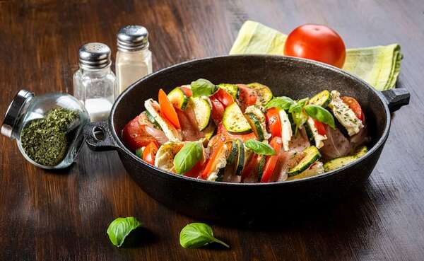 Cená bonito con este acordeón de pollo relleno estilo Hasselback - Gastronomía - ABC Color
