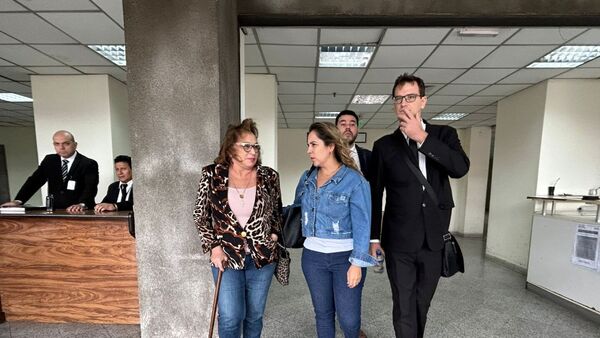 Fiscalía acusa y pide juicio para esposa, hijo y nuera de Ramón González Daher