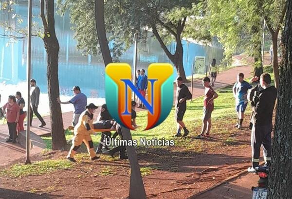 Un adolescente fue encontrado con un disparo de arma de fuego en el lago de la República