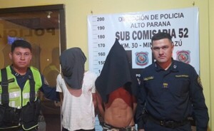 Capturan a dos delincuentes y recuperan moto robada