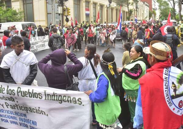 Santiago Peña: “acceso al agua no debería ser novedad”, dicen indígenas - Nacionales - ABC Color