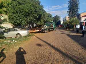 Vehículos abandonados en las calles de PJC son retirados por la Municipalidad - Oasis FM 94.3
