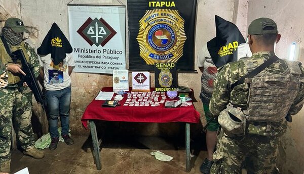 SENAD detuvo a dos traficantes con bochas de cocaína listas para la venta