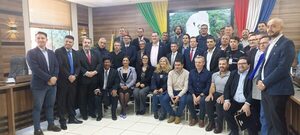 Pdte. Franco: Reunión para tratar servicio de transporte público internacional - La Clave
