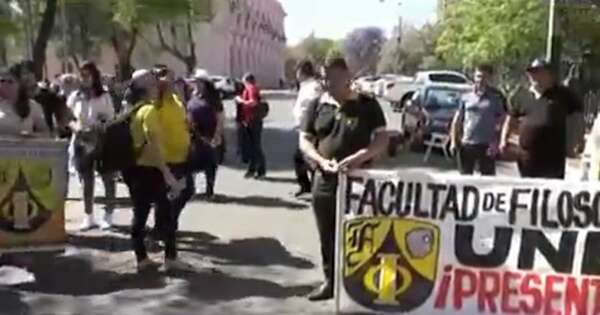 La Nación / Educadores fundamentan negativa de ser incluidos en proyecto del Ejecutivo