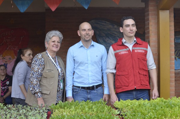 Capacitación y entrega de plantines: Municipalidad de Cambyretá y EBY impulsan la agricultura familiar