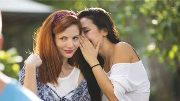 “Soy solterona y por eso inventan que una amiga mía es mi pareja”