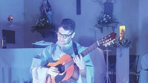 Pa’i canta alabanzas al ritmo de la cumbia