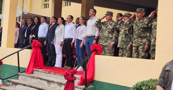 La Nación / En el día de la Artillería Paraguaya Peña reinauguró museo histórico en Paraguarí