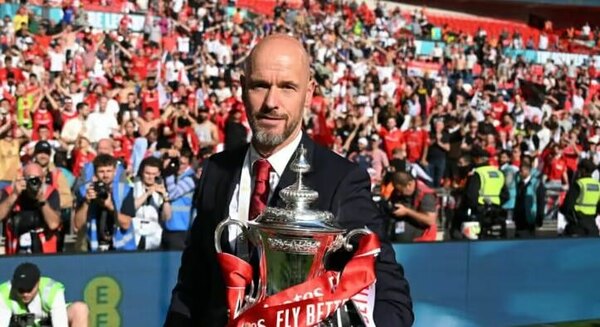 Versus / Erik ten Hag estaba para irse, pero Manchester United le renueva hasta el 2026