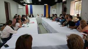 Ciudadanos cuestionan abandono de casas coloniales en audiencia pública - Nacionales - ABC Color