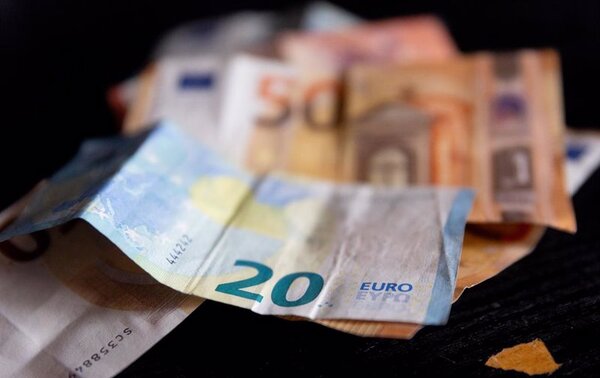El super谩vit por cuenta corriente de la eurozona se cuadriplica en el primer trimestre - Revista PLUS