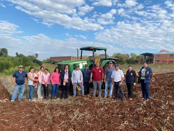 INICIO DE TRABAJOS DE PREPARACIÓN DE SUELO EN LA PAZ - Itapúa Noticias