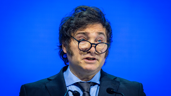 Javier Milei relanza convocatoria a firmar "pacto" de principios "refundacionales" para Argentina - Revista PLUS