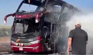 Ómnibus de Cometa Del Amambay se incendió en Brasil
