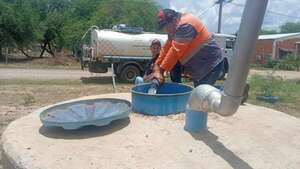 Chaco: bachean y distribuyen agua en comunidades vulnerables  - Noticias del Chaco - ABC Color