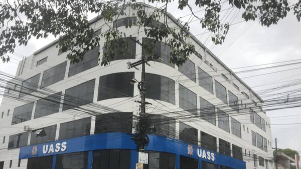 Renuncia jueza que otorgó medida cautelar para apertura de carrera de Medicina