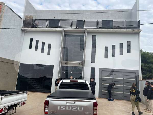 Así es el lujoso edificio allanado del exjefe de gabinete de Óscar “Nenecho” Rodríguez - Nacionales - ABC Color
