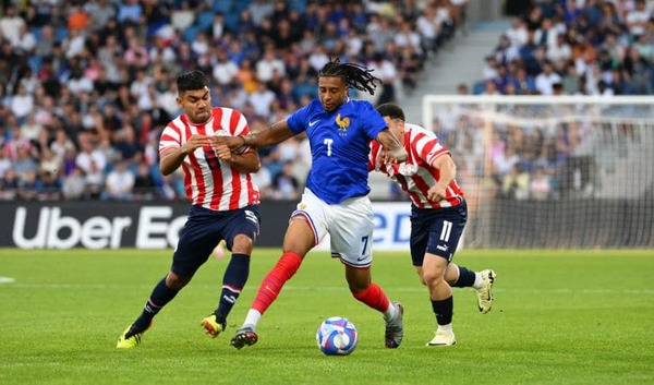 Albirroja olímpica cae en Francia ante el seleccionado local
