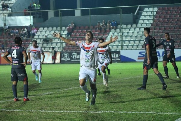 Iteño batió a domicilio al Rayadito y tambien ganaron Colegiales y Encarnación