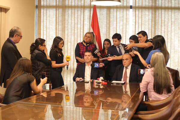 Cámara de Senadores dictaminará sobre la expulsión de Kattya González - Política - ABC Color