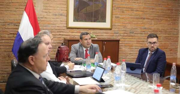 La Nación / Piden a los docentes levantar las movilizaciones y seguir dialogando