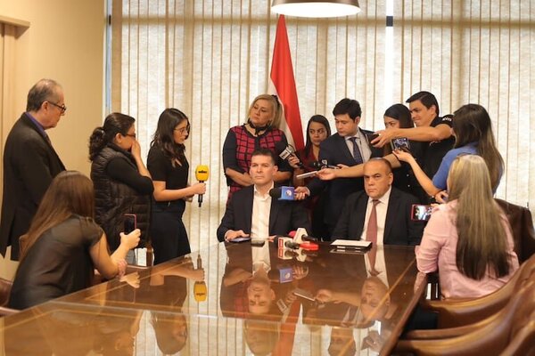 Cámara de Senadores dictaminará sobre la expulsión de Kattya González - Radio Imperio 106.7 FM