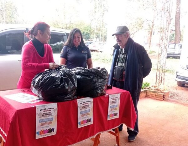 Mujeres privadas de libertad de Ciudad del Este recibieron abrigos donados con gestión del Ministerio de Justicia