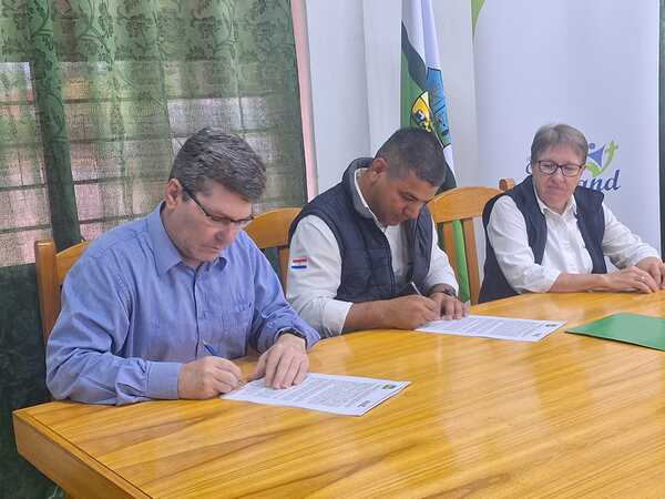 Municipalidad de Boquerón y Asociación Colonia Neuland firman convenio para elaboración de catastro urbano