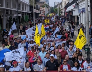 Docentes mantienen paro y advierten posible extensión del receso invernal - ADN Digital