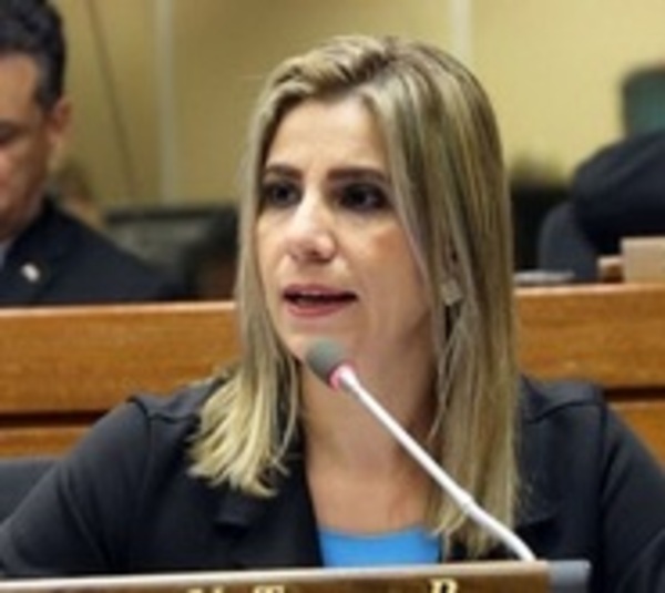 Juzgado remite pedido de desafuero para Roya Torres - Paraguay.com