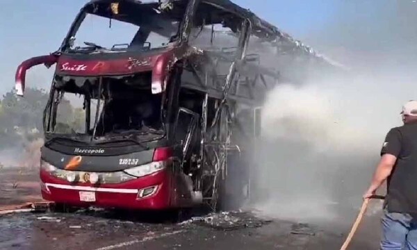 Ómnibus paraguayo con 30 pasajeros arde en llamas en Brasil – Prensa 5