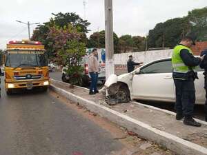 Policía falleció en Villa Elisa: se descompensó mientras conducía  - Nacionales - ABC Color