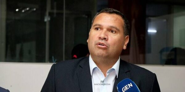Docentes no están afectados con ley de Servicio Civil, afirma senador - Radio Imperio 106.7 FM