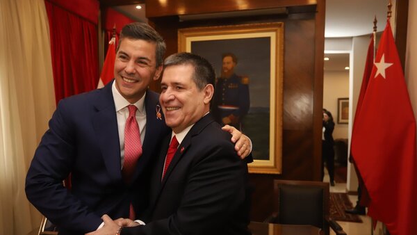 La pleitesía por el cumpleaños de Cartes: Los mensajes de Santiago Peña y Bachi Núñez