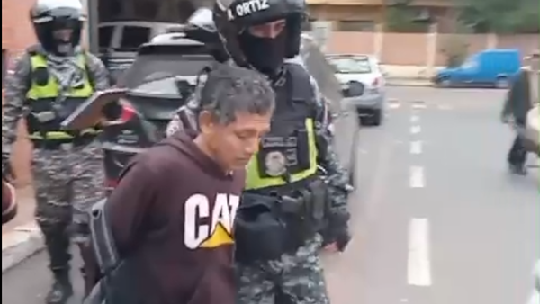 Detuvieron a ladrón que acababa de robar un celular en el micro