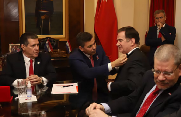 El senador Orlando Penner se suma a las filas del Partido Colorado - Noticiero Paraguay