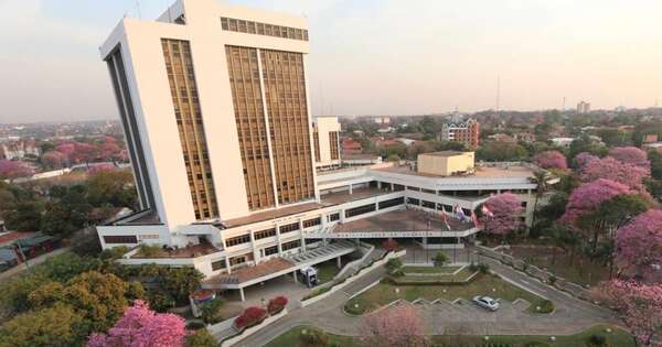 Diario HOY | Morosidad y superpoblación de personal jaquean finanzas de Asunción